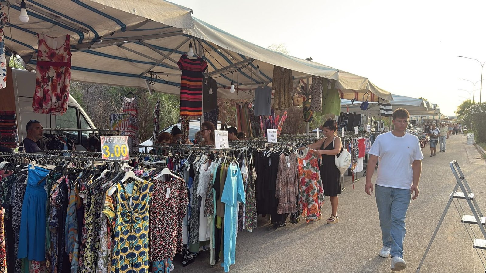 Clienti al mercato